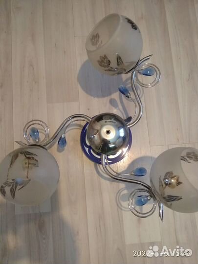 Продам люстру, бра и плафон