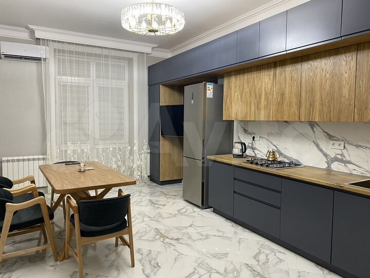 1-к. квартира, 107 м², 8/8 эт.