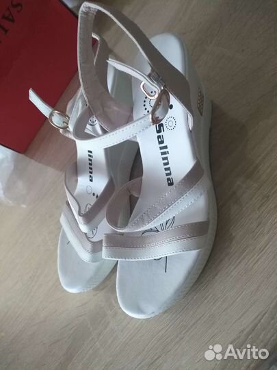 Босоножки женские