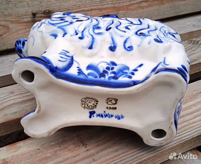 Посуда и предметы интерьера Гжель