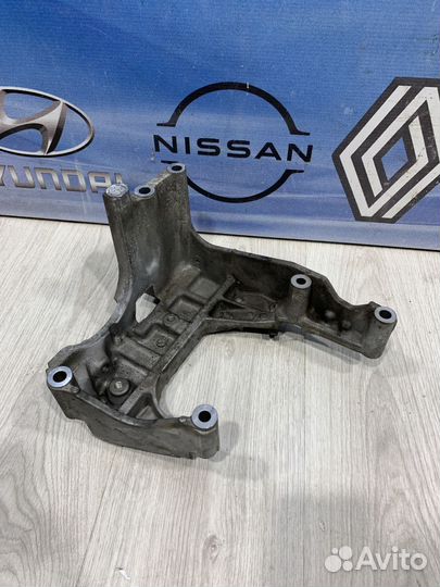 Опора двигателя двс Кронштейн Nissan X-trail T31