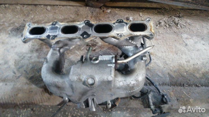 Впускной коллектор Suzuki Liana