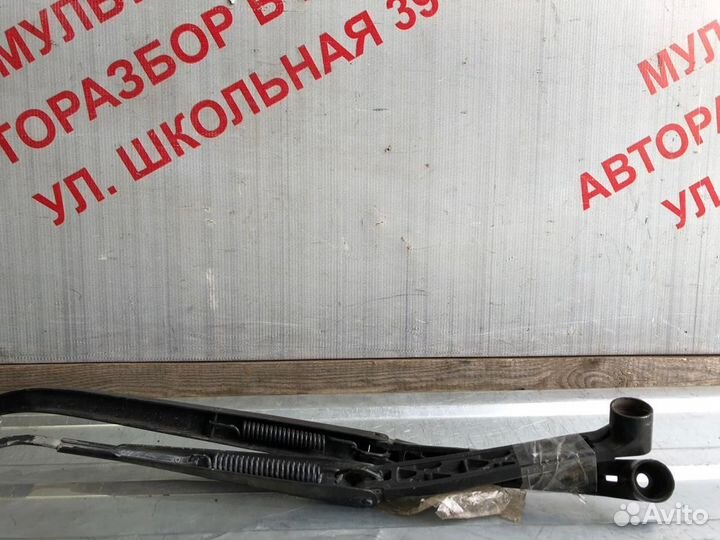 Поводки дворников стеклоочистителей Ланцер 10