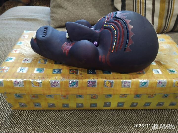 Маска настенная