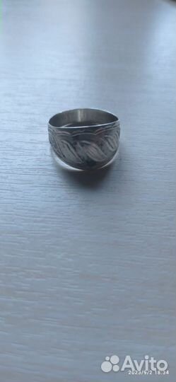 Серебряное кольцо