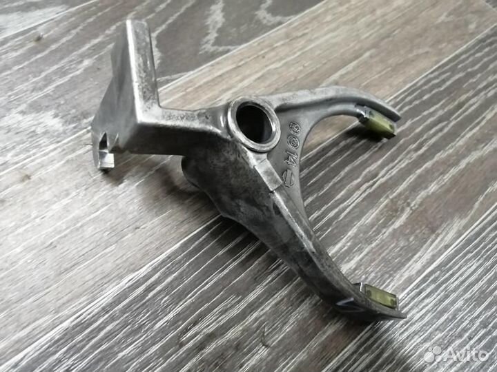 Вилка выбора 3-4 передачи Ниссан Альмера, примера