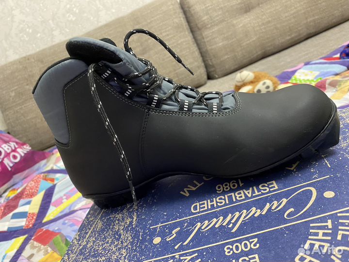 Лыжные ботинки