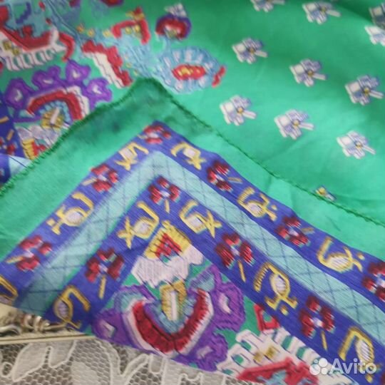 Красивый винтажный платок шёлк