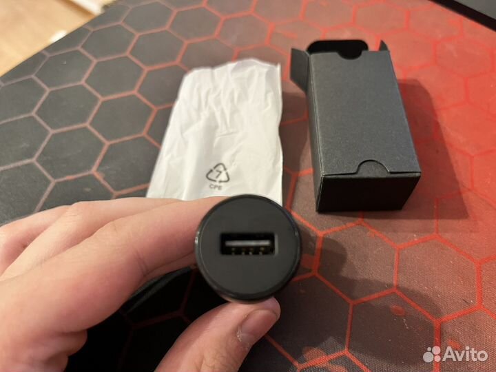 Автомобильное зарядное устройство xiaomi1.5А новое