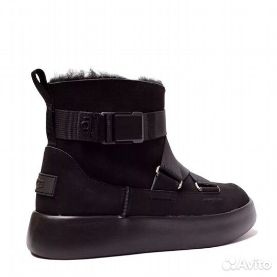 Женские UGG Classic Boom Buckle