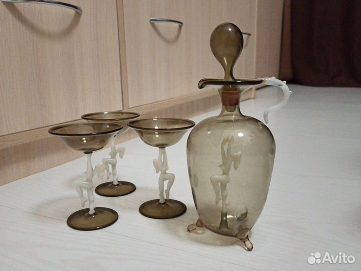 Графин с бокалами