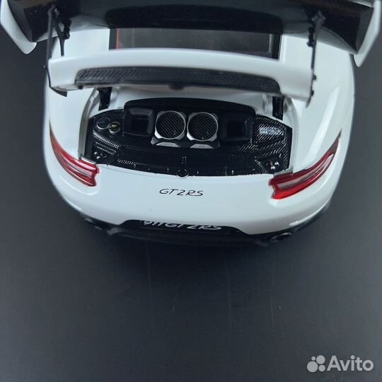 1/18 Porsche 911 GT2