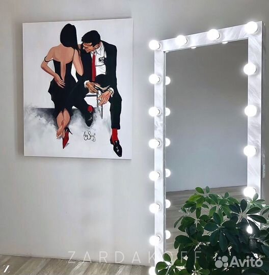 Гримерное зеркало с подсветкой