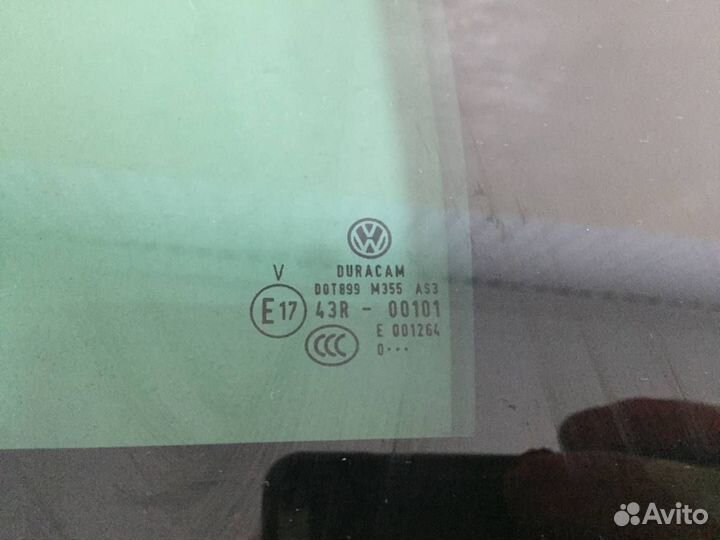 Стекло двери задней левой форточка Volkswagen Tigu