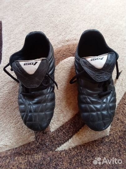 Футбольные бутсы 42