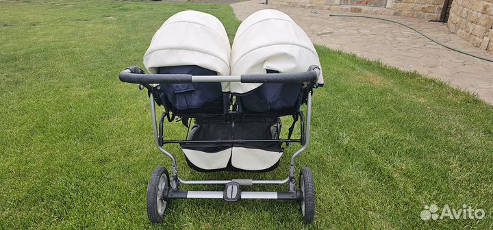 Коляска для двойни 3 в 1 Mikado Tween с автокресла