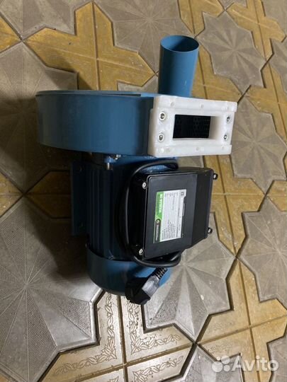 Зернодробилка электрическая