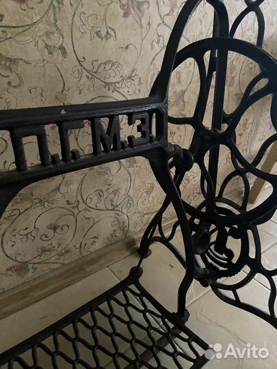 Чугунная станина от швейной машинки