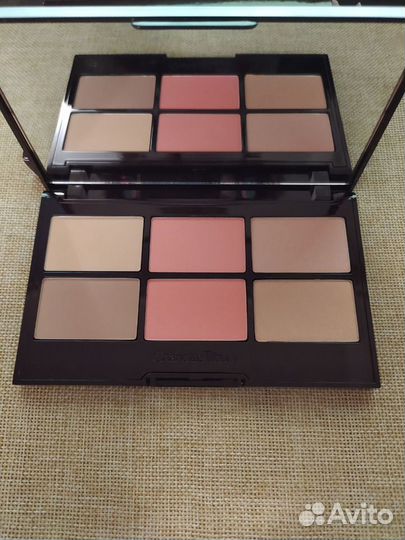 Charlotte Tilbury Glowing Pretty Skin Palette