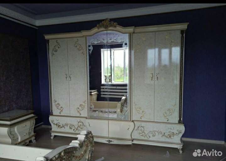 Спальный гарнитур