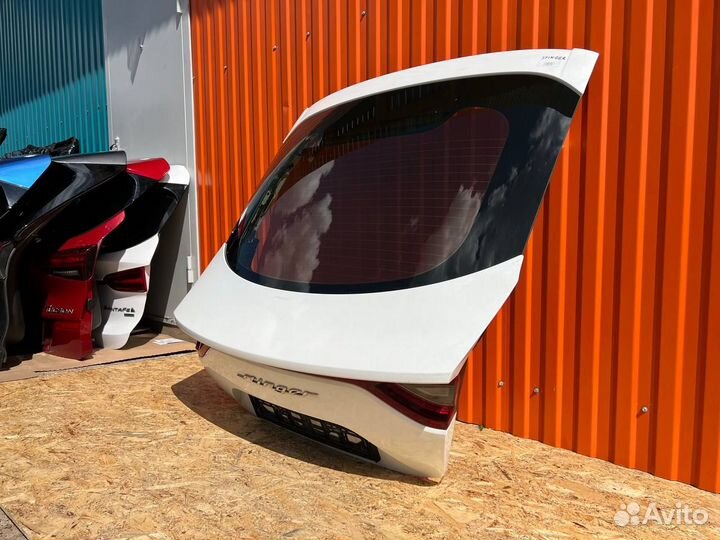 Дверь багажника Kia Stinger