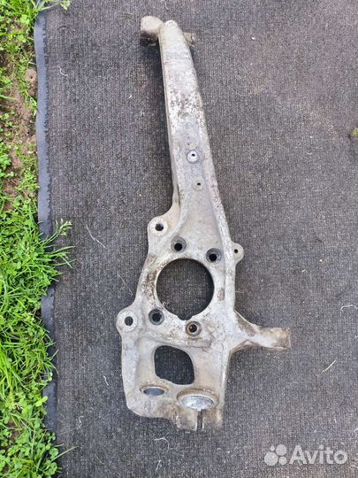 Поворотный кулак левый Audi Q5