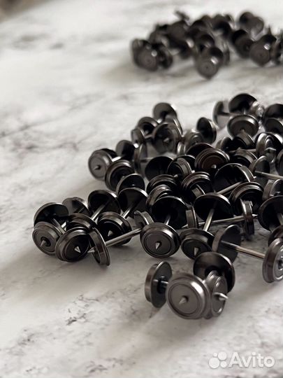 Колесные пары для локомотивов и вагонов 1:87