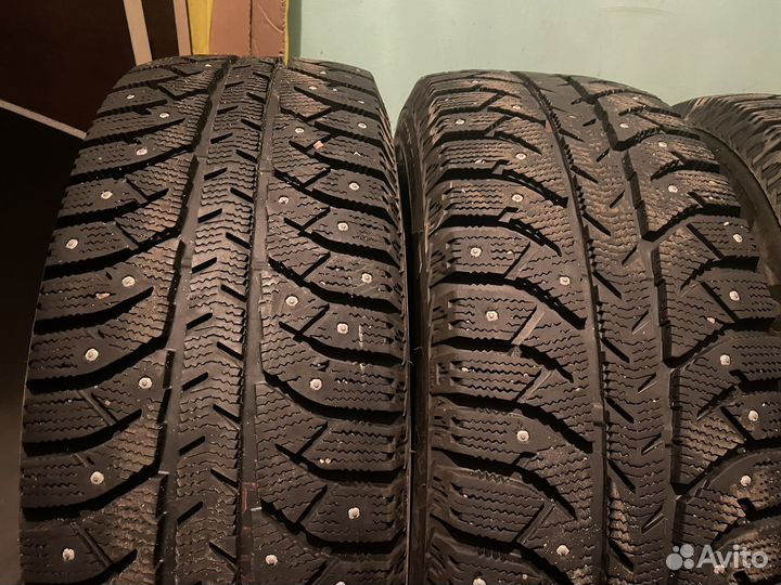 Bridgestone Ice Cruiser 7000S 215/65 R16