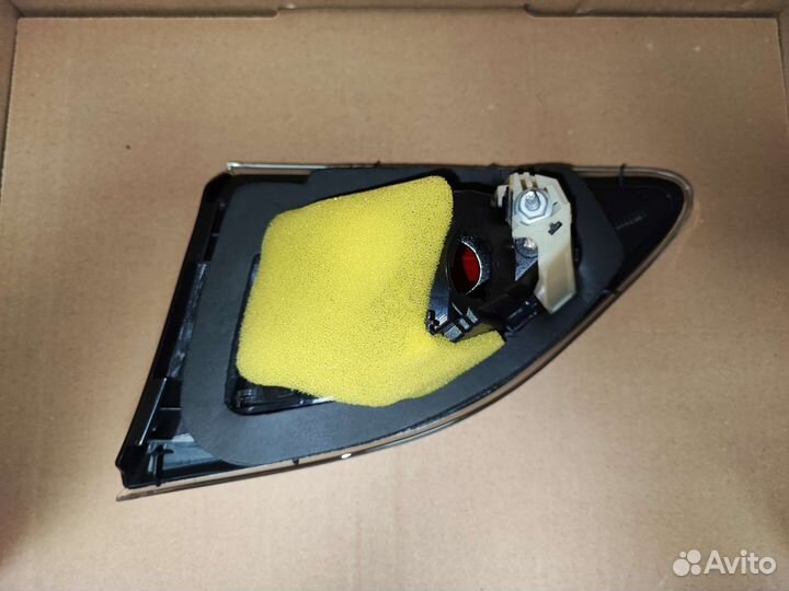 Фонарь задний Mazda 3 BL внутренний левый