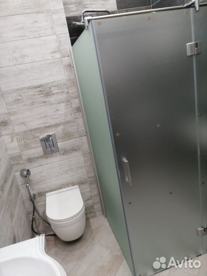 Установка душевых ограждений, душевых кабин