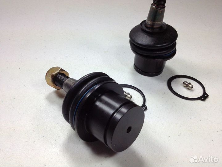 Шаровая опора Dodge Challenger