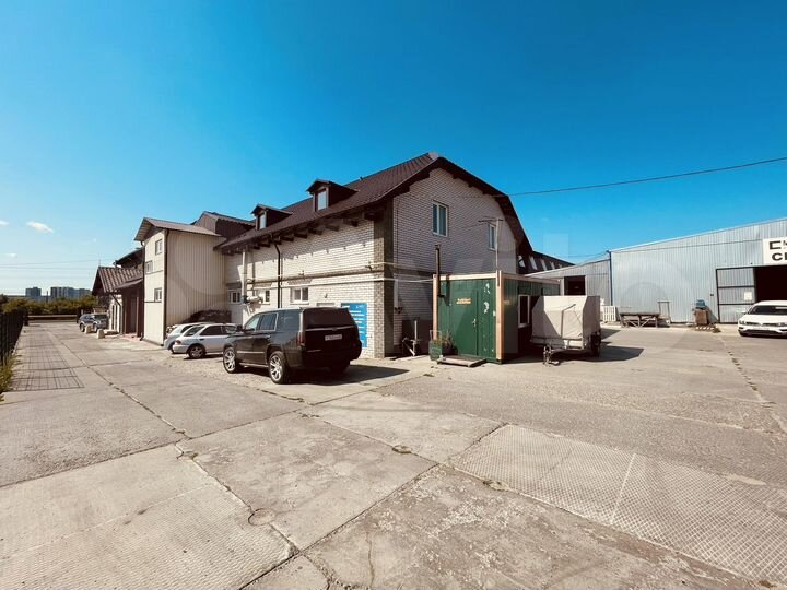 Аренда, 1 этаж, красная линия: 350м²; 170м²; 500м²