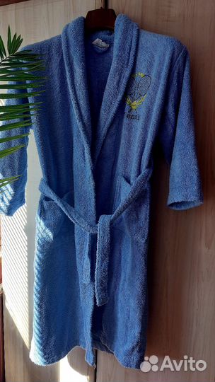 Мужской махровый халат с вышивкой