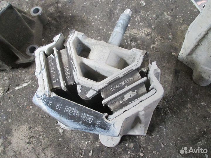 Опора двигателя передняя MAN 81962100620