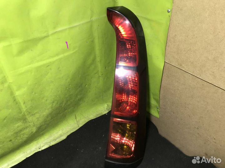 Фонарь задний правый Honda Stream 2000-2003 ун