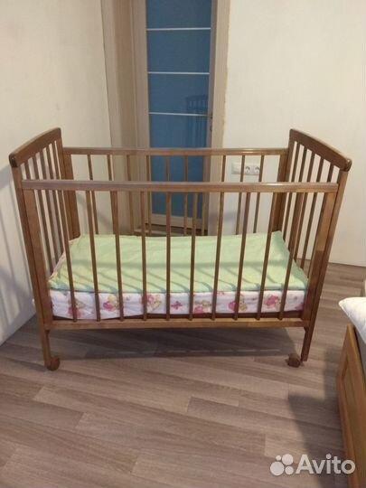 Детская кроватка