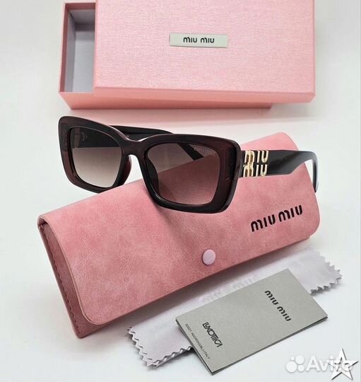 Солнцезащитные очки женские Miu Miu