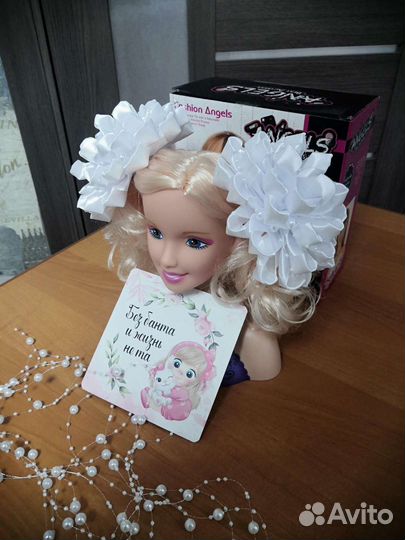 Белые банты для школьницы