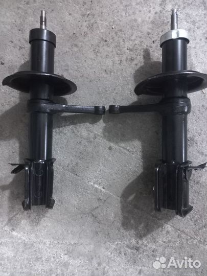 Продам передние стойки