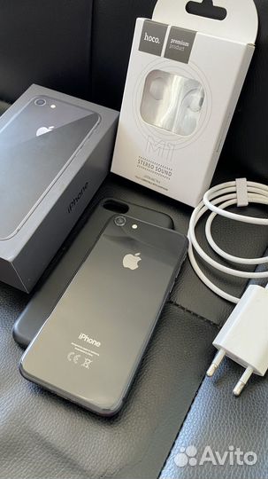iPhone 8, 64 ГБ