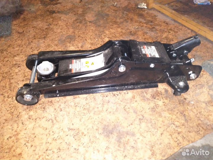 Домкрат подкатной 3т