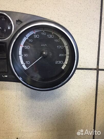 Панель приборов Peugeot 308