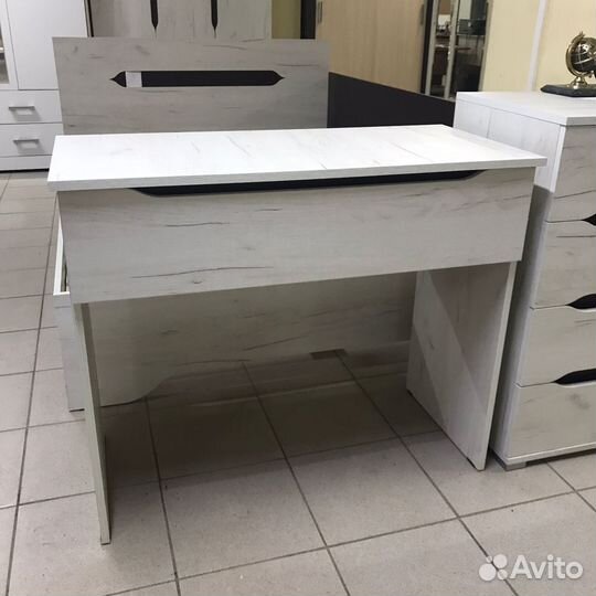 Столик с выставки