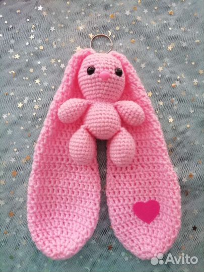 Вязаные зайки-брелки