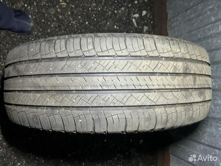 Michelin Latitude Tour HP 215/65