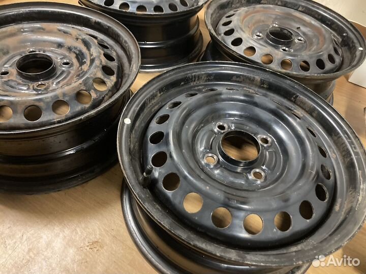 Штампованные диски R15 Mitsubishi