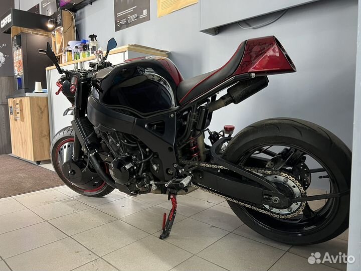 Honda CBR 900RR custom