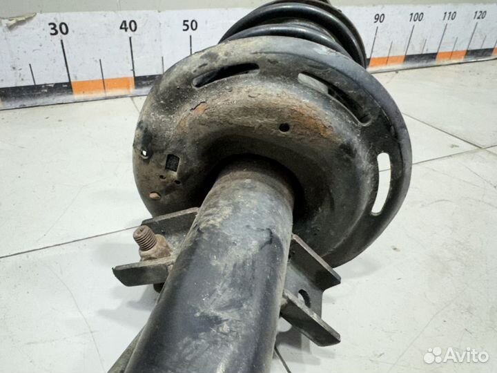 Стойка передняя в сборе Mercedes W204 C