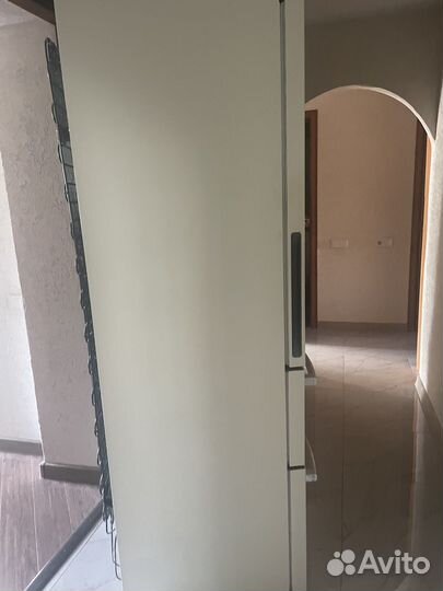 Нерабочий холодильник haier afl631cc на запчасти