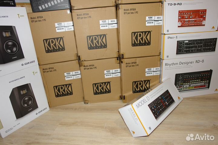 Behringer Model D аналоговый синт. Новый в Наличии